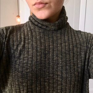 Army green American Eagle Turtleneck Sweater